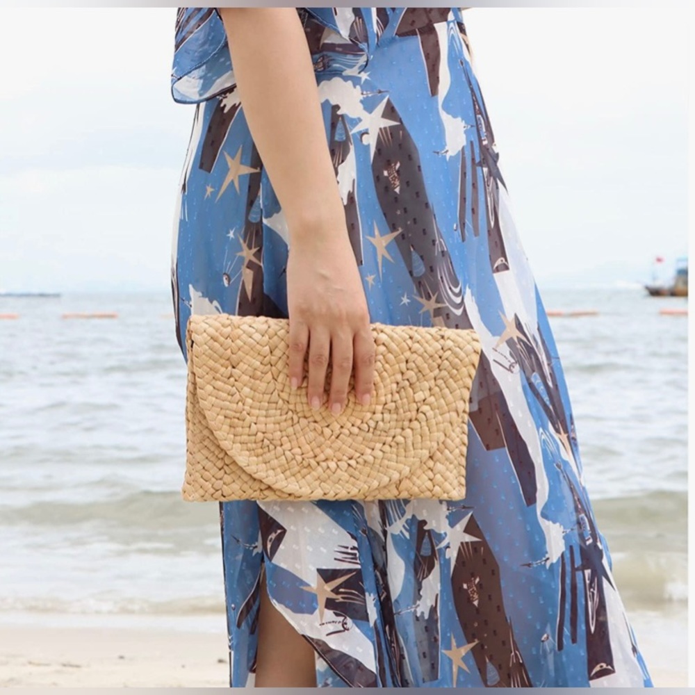 Straw clutch